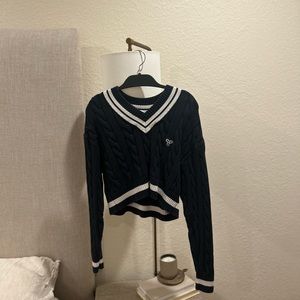 cute aritzia cropped sweater
